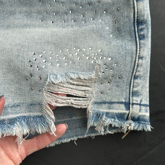 NWOT Rebecca Minkoff Women's 4 Crystal Embellished Distressed Denim Shorts NEW - Picture 4 of 13